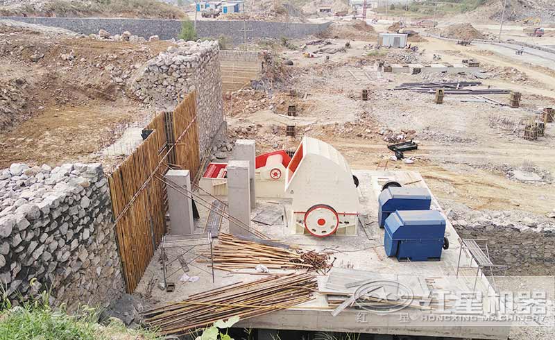 錘式制砂機(jī)組建生產(chǎn)線現(xiàn)場