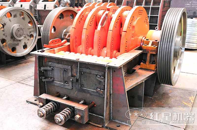 錘破機(jī)機(jī)架實(shí)景圖