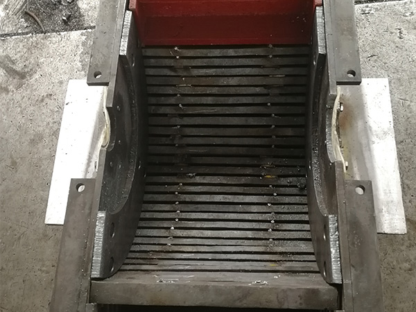 錘式破碎機(jī)的內(nèi)部結(jié)構(gòu)實拍