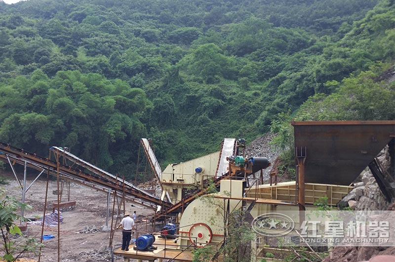 錘式破碎機出現(xiàn)抱死的原因有哪些？